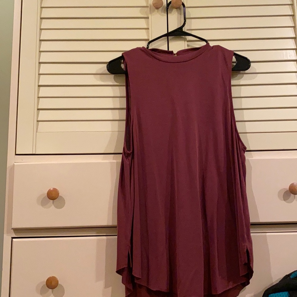 American Eagle burgundy tank